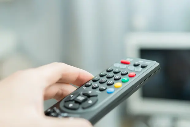 リモコン汚れが気になる人へ 汚れ別に簡単なリモコン掃除の方法教えます くらしのマーケットマガジン