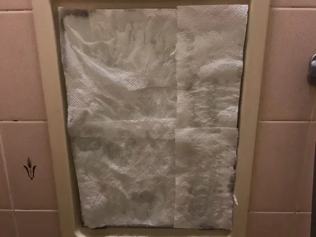 ラップやペーパータオルで覆う