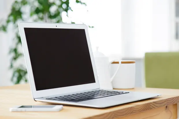 デスクに置かれたパソコン