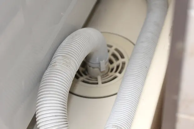 排水口の部品を外す