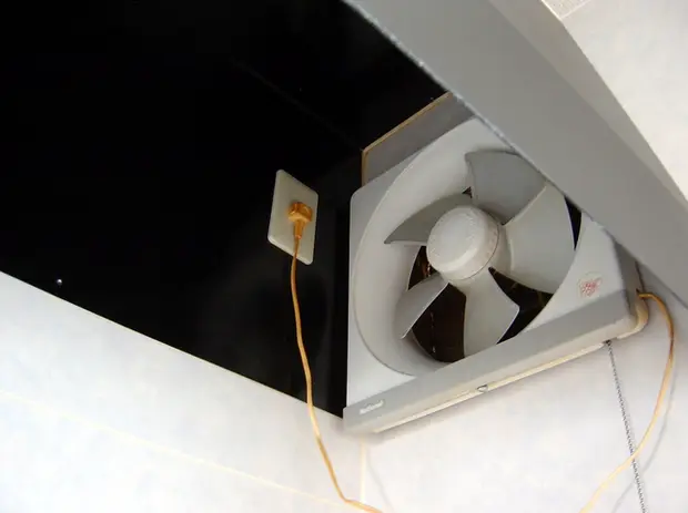 換気扇のモーターの掃除方法とは 異音がする場合の原因と対処法を解説 くらしのマーケットマガジン