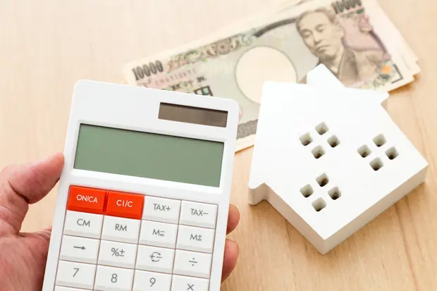 電卓とお札イメージ