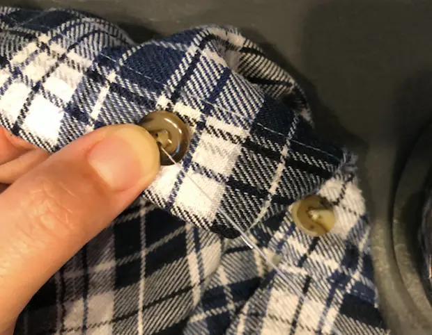 ボタンの付け方 意外と簡単 基本の付け方から おしゃれな付け方までご紹介 くらしのマーケットマガジン