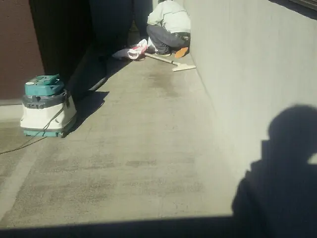 ウレタンアクリル防水塗装工事 エイゼン横浜の屋上 ベランダ防水工事 くらしのマーケット