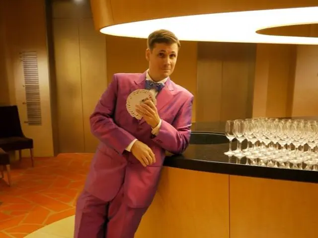 業界25年 日 英語対応 コメディーマジシャン 誕生日 結婚式 企業パーティ 外国人マジシャン フレイジャーの出張マジシャン くらしのマーケット