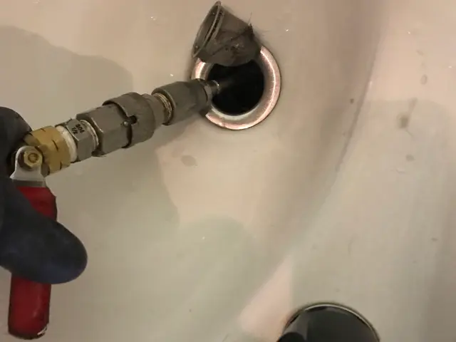 排水管詰まり 臭い防止に排水管洗浄してみませんか ケン クリーンサービスの排水管洗浄 建築物 ビル くらしのマーケット
