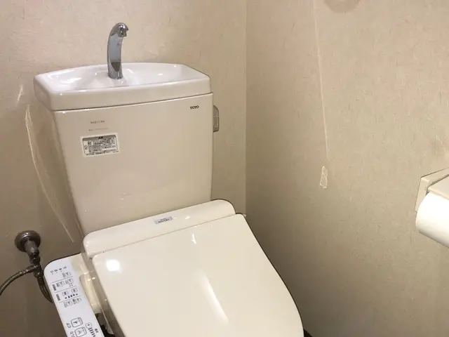 ヒット株式会社です 見積り無料 古いトイレの処分費無料 クレカ払いｏｋ ヒット株式会社 営業所 大阪 滋賀 西宮 のトイレリフォーム くらしのマーケット